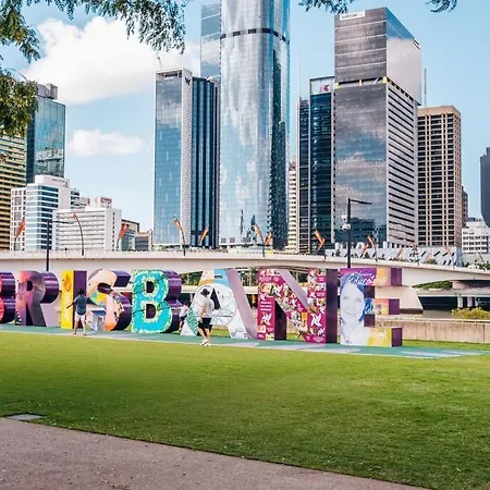 Apartment Chic Brand-new Near South & Cbd With Pool + *