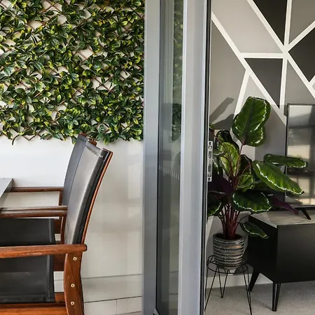 River View In With Parking Brisbane