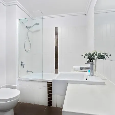 Apartment Spacious 2-bed Unit In Heart Of South