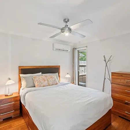 Cozy 3br Family Friendly House Eight Mile Plains Holiday home *
