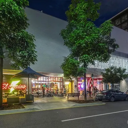 Modern Homely 2br W Parking Bowen Hills *
