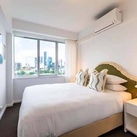 & Story Bridge View 2 Bedrooms Unit W Parking *