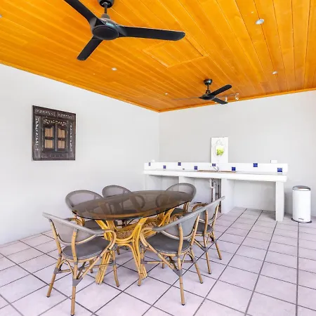 Holiday home Modern 5bedroom House W Outdoor Pool Robertson Brisbane