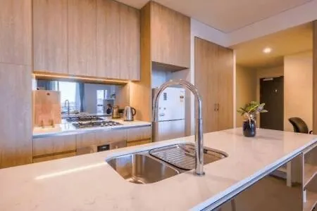 Apartment 15th Floor Modern Apt W Gym & Wifi 1km From Cbd