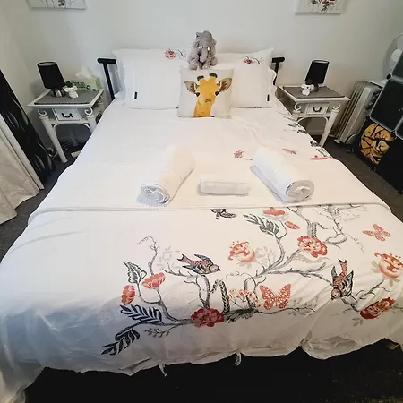 Amazing Location-private In A Share House-2 Available!! * Brisbane