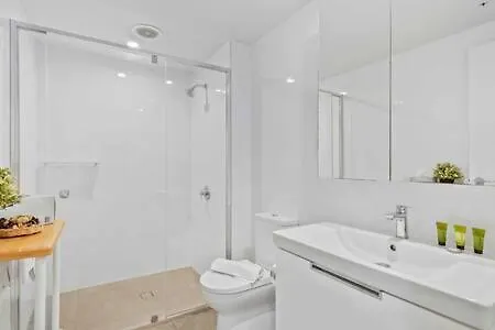 1br Luxury Apt W Gym Pool Cp And Wifi 1km From Cbd Apartment Brisbane