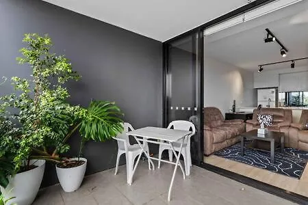 1br Luxury Apt W Gym Pool Cp And Wifi 1km From Cbd