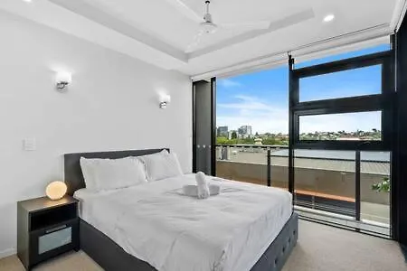 Apartment 1br Luxury Apt W Gym Pool Cp And Wifi 1km From Cbd