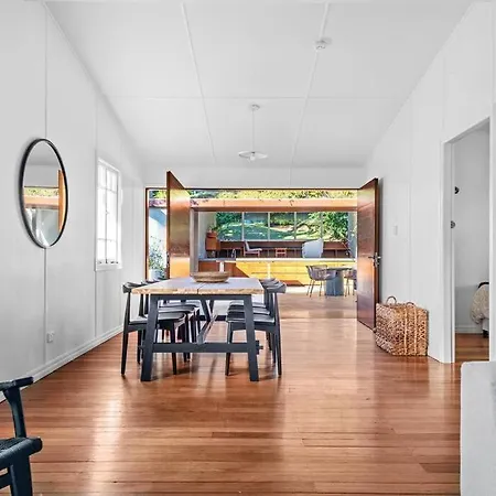 Inside Out! ~ 3 Bed House ~ Toowong Holiday home