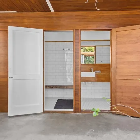 Holiday home Inside Out! ~ 3 Bed House ~ Toowong Brisbane