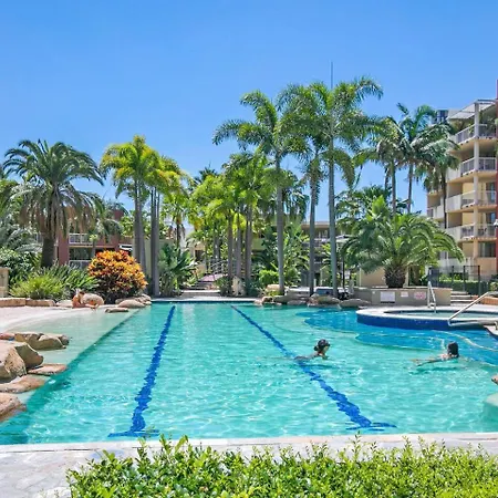 Apartment Valley Tropical - Embrace Urban Resort-style Living *