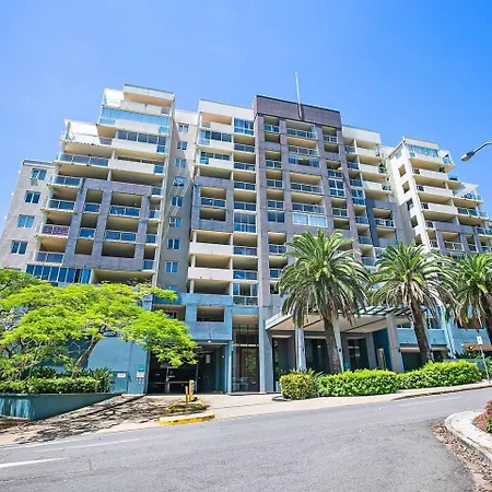 Valley Tropical - Embrace Urban Resort-style Living Apartment *