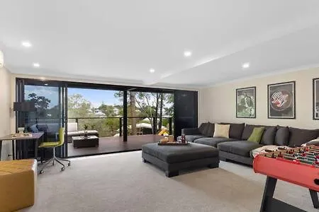 Calm Springs In Brisbane-large Family Home-pool *