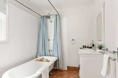 Holiday home Pet-friendly Haven: Fast Wi-fi & Netflix *