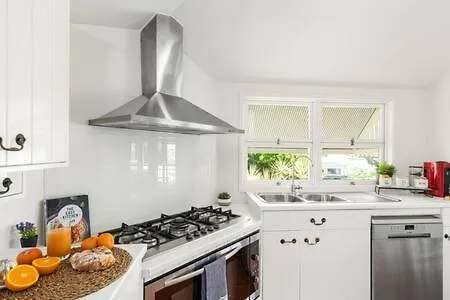 Pet-friendly Haven: Fast Wi-fi & Netflix Brisbane