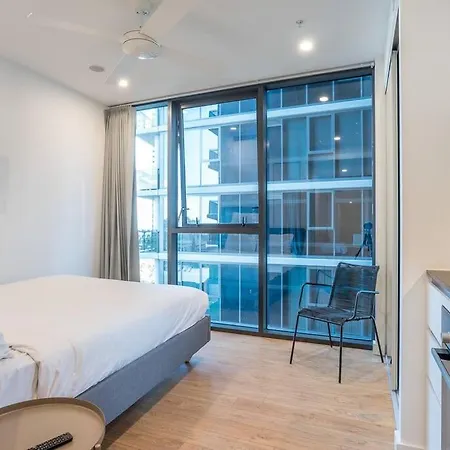 Cozy 1bed In South Next To Station Apartment *
