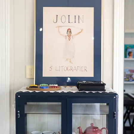5br Queenslander - Walk To The Gabba - Sleeps 10 *