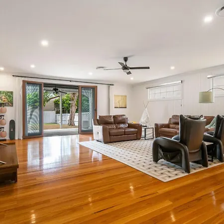 5br Queenslander - Walk To The Gabba - Sleeps 10 * Brisbane