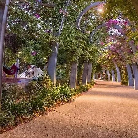 Cozy 1bed In South Next To Station Apartment Brisbane