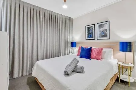 Charlotte Towers & Style Facilities Apartment Brisbane