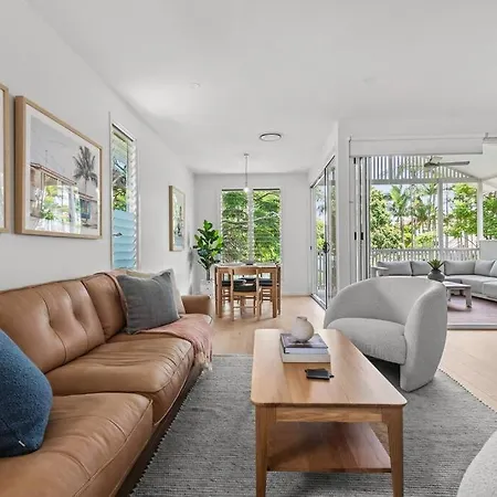 Paddo Princess! ~ 4bed/2bath/1car ~ House Brisbane