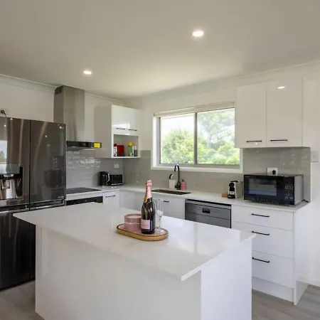 Holiday home Convenient Comfort 4br Near Malls And Transport Brisbane