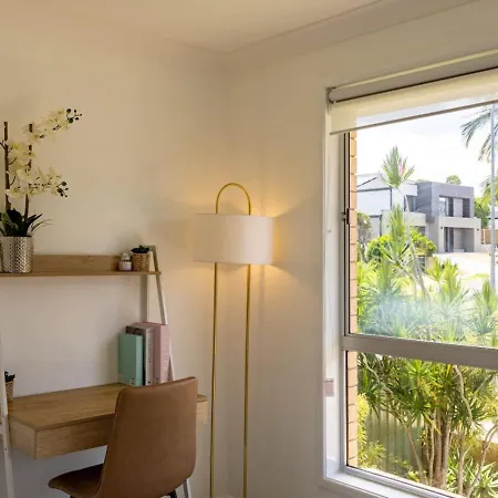 Holiday home Convenient Comfort 4br Near Malls And Transport