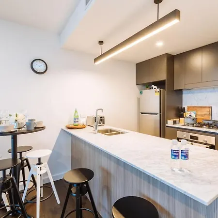 Location 2bd W Spectacular Views *