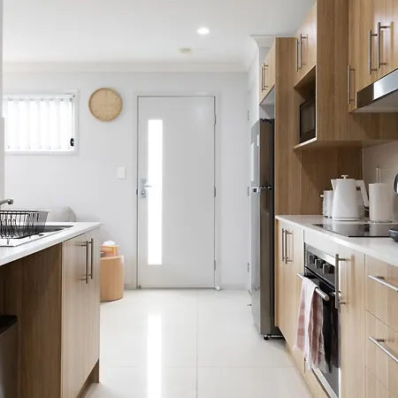 Next To A Disk Golf Course! Shops! Aircon! 139f1 Apartment Brisbane