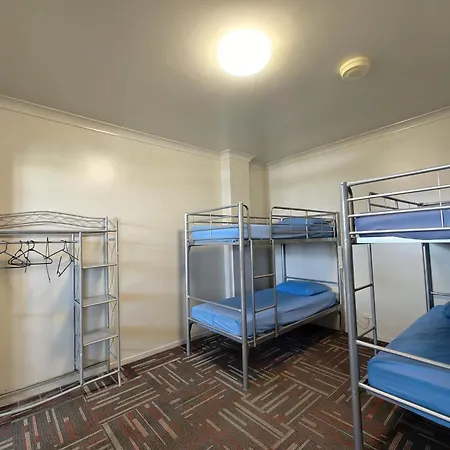 Hostel Backpackers Hq *