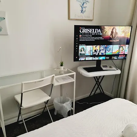 Amazing Location-private In A Share House-2 Available!! Homestay *