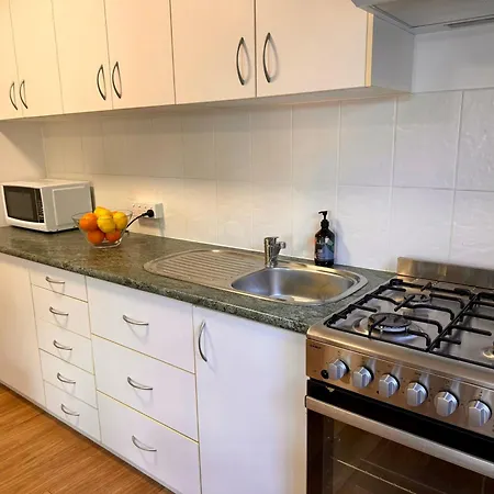 3 Bed Budget Gem With Parking Near Gabba Apartment Brisbane