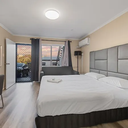 Motel S1 *