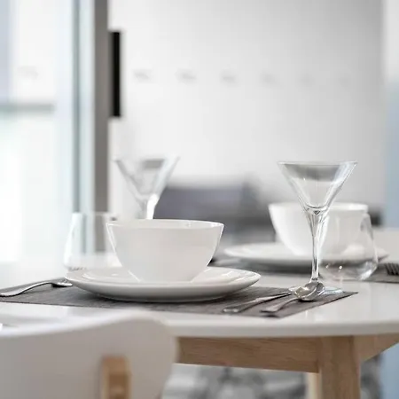 Chic Living 1b1b W/shared Pool+bbq+gym