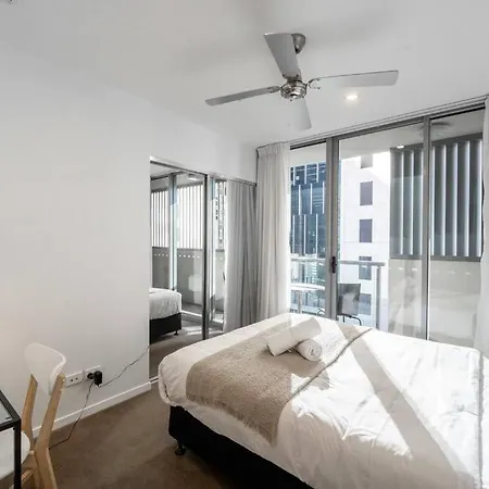 Chic Living 1b1b W/shared Pool+bbq+gym