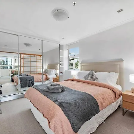 Apartment Stunning! Skyline City, Water + Story Bridge Views Brisbane
