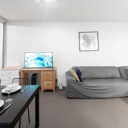 Prime Location - Cbd 1 Bed W Shared 25m Pool, Gym, Sundeck And A Bbq Area Apartment *