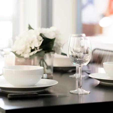Apartment Prime Location - Cbd 1 Bed W Shared 25m Pool, Gym, Sundeck And A Bbq Area
