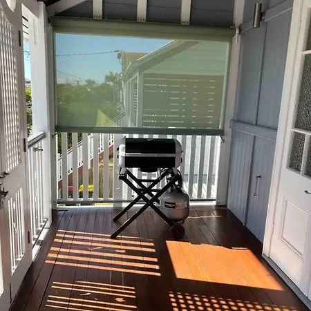 Entire Upper Floor 1 Bedroom Holiday home