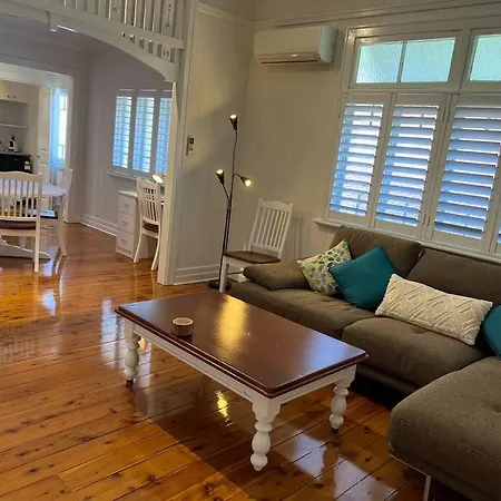 Holiday home Entire Upper Floor 1 Bedroom *