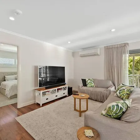A Family Affair ~ 4 Bed/2.5bath/pool ~ Morningside *