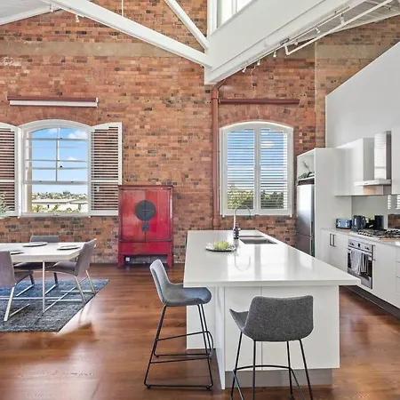 Historic Impressive & Enormous Woolstore~teneriffe * Brisbane
