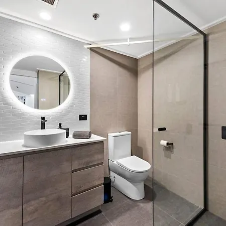 Woolstore Elegance ~ 2bed/2bath/1car ~ Teneriffe *