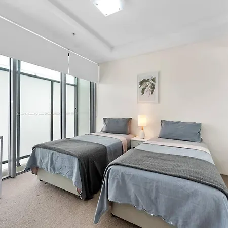 Apartment Tropical ~ 2 Bed/2 Bath/1 Car ~ West End Brisbane