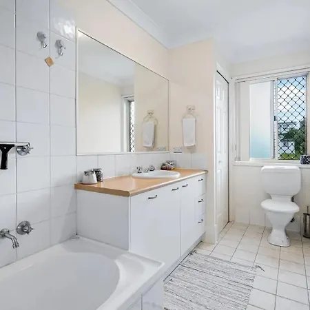 Luxurious Urban Eco Escape 3br Holiday home *