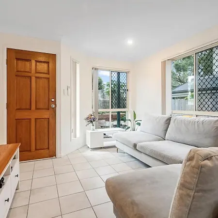 Luxurious Urban Eco Escape 3br