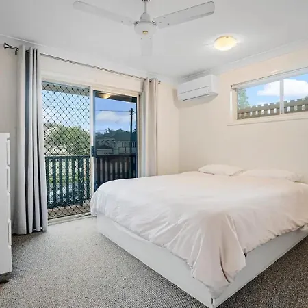 Luxurious Urban Eco Escape 3br Holiday home