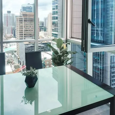 Location! Inner City 1b1b Apt W/pool,gym, Sauna Apartment