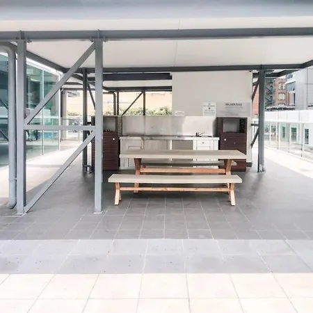 Location! Inner City 1b1b Apt W/pool,gym, Sauna * Brisbane