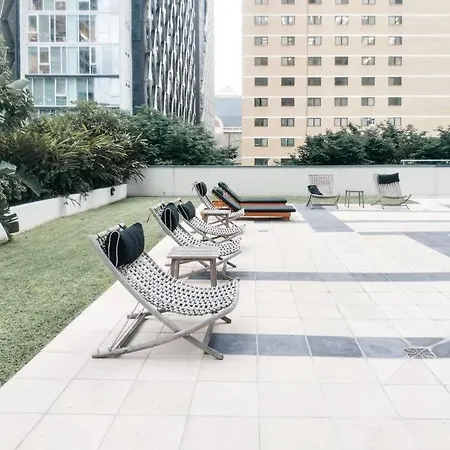 Location! Inner City 1b1b Apt W/pool,gym, Sauna